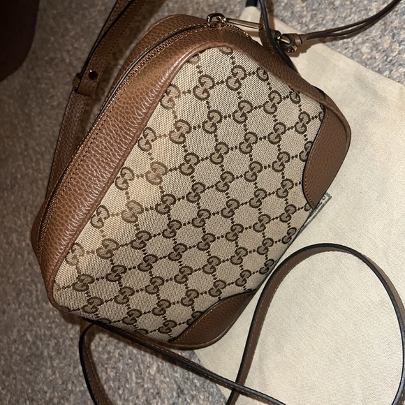 Gucci crossbody purse. Medium - Picture 13 of 13